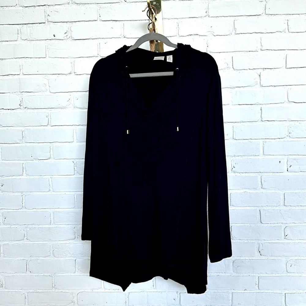 Chico’s Zenergy Pullover with hoodie. BLK. Chico’s size 2.